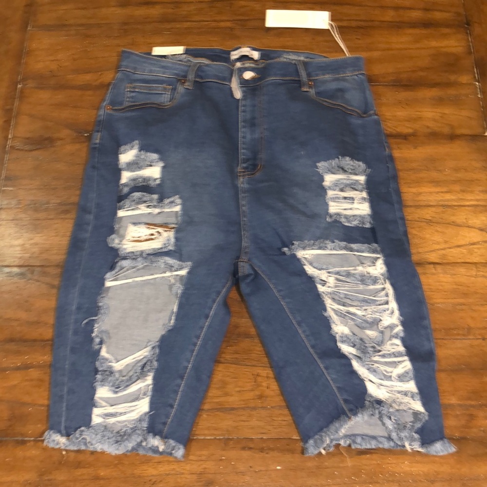 Indigo stitch distressed denim Bermuda size 2X